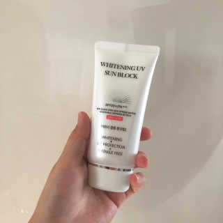 지고트 화이트닝 유브이 썬블럭 크림 70ml,1+1 — 4.5점을 준 리뷰어가 2019년 5월 올린 사용 사진