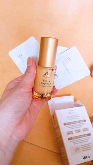 아이소이 불가리안 로즈 인텐시브 리프팅 세럼 20ml 탄력세럼 — 4.33점을 준 리뷰어가 2018년 5월 올린 사용 사진