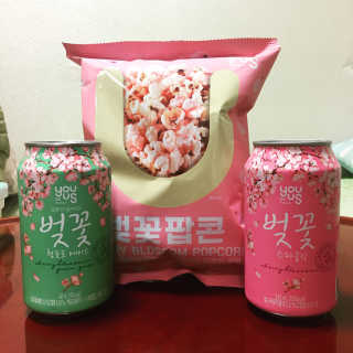 GS25 벚꽃 팝콘 + 벚꽃스파클링 + 벚꽃 청포도 에이드 — 4.17점을 준 리뷰어가 2018년 3월 올린 사용 사진