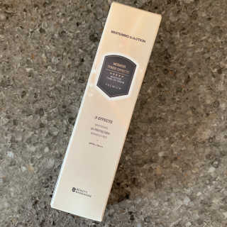 메이메리 쓰리이펙츠 모이스처 톤업크림 50ml — 5점을 준 리뷰어가 2019년 11월 올린 사용 사진