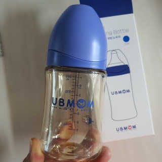 유비맘 PPSU 젖병 노꼭지_200ml_컬러 랜덤 발송 — 5점을 준 리뷰어가 2019년 12월 올린 사용 사진