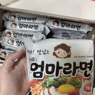 라면 그대로가 제일 맛있는 더엄마라면 — 5점을 준 리뷰어가 2019년 7월 올린 사용 사진