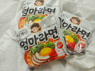 라면 그대로가 제일 맛있는 더엄마라면 — 5점을 준 리뷰어가 2019년 7월 올린 사용 사진