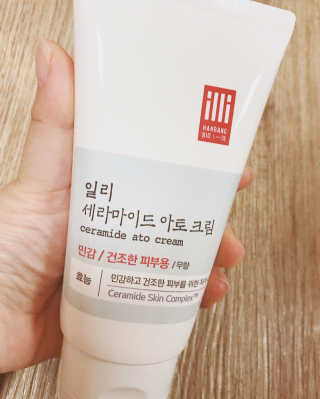 일리윤 세라마이드 아토 집중 크림 — 5점을 준 리뷰어가 2017년 6월 올린 사용 사진