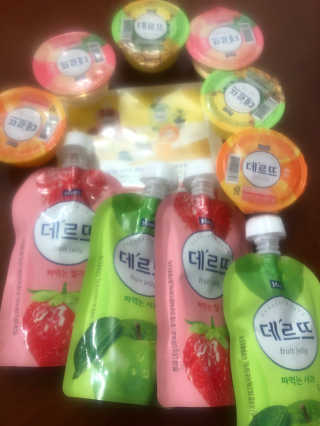 데르뜨 떠먹는 과일 3종, 짜먹는 과일 2종 총 10개 체험 — 5점을 준 리뷰어가 2020년 3월 올린 사용 사진
