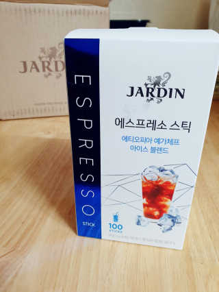 (주)쟈뎅 [쟈뎅] 에스프레소스틱 아이스블렌드 — 5점을 준 리뷰어가 2019년 4월 올린 사용 사진
