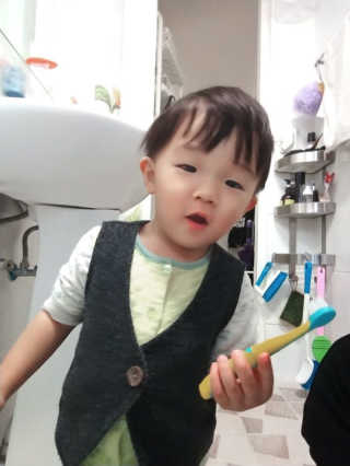 달곰이 어린이 치약+어린이 칫솔 SET — 5점을 준 리뷰어가 2018년 3월 올린 사용 사진