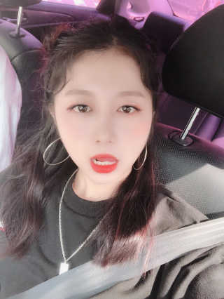 [블랙루즈] 피치 커버 벨벳 쿠션 2종 중 택1 — 2.5점을 준 리뷰어가 2019년 10월 올린 사용 사진