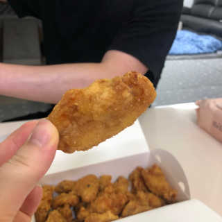 [치킨마루]-  빠사칸윙봉현미 + 콜라 500ml — 5점을 준 리뷰어가 2019년 7월 올린 사용 사진