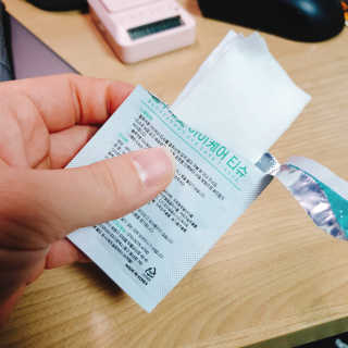 블루캐롯 닦는 루테인, 아이케어 티슈 20P — 5점을 준 리뷰어가 2019년 11월 올린 사용 사진