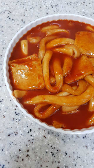 두번째 국떡 국가대표 떡볶이 1팩 + 영미칩 2봉 증정 — 4점을 준 리뷰어가 2019년 2월 올린 사용 사진