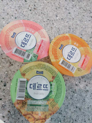 데르뜨 떠먹는 과일 3종, 짜먹는 과일 2종 총 10개 체험 — 5점을 준 리뷰어가 2020년 3월 올린 사용 사진