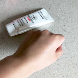 지고트 화이트닝 유브이 썬블럭 크림 70ml,1+1 — 4.5점을 준 리뷰어가 2019년 5월 올린 사용 사진