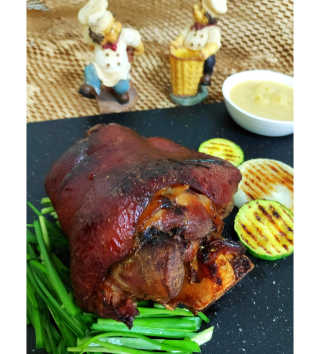 행복먹거리공작소 맥족. 맥주에 빠진 족발 550g + 마늘소스 70g — 5점을 준 리뷰어가 2020년 1월 올린 사용 사진