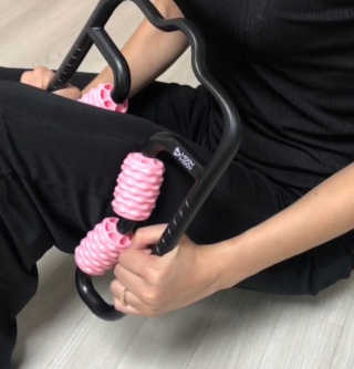 뭅뭅 바디핏레그롤러 종아리 허벅지 하체 마사지기 — 4.5점을 준 리뷰어가 2019년 9월 올린 사용 사진