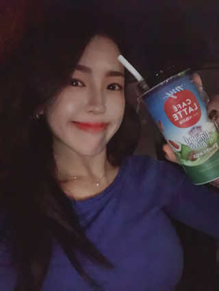 마이카페라떼 말차 아몬드브리즈 7개입 — 5점을 준 리뷰어가 2019년 11월 올린 사용 사진
