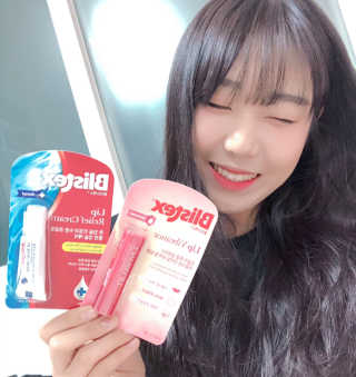 블리스텍스 립 릴리프 크림 립밤, 립 바이브런스 립밤 — 4.67점을 준 리뷰어가 2018년 11월 올린 사용 사진