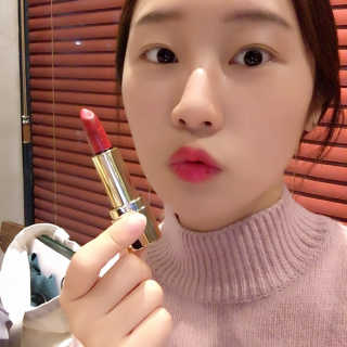 셀레뷰 블랙 세럼 립 루즈 [컬러 1종 랜덤발송] — 4.33점을 준 리뷰어가 2017년 10월 올린 사용 사진