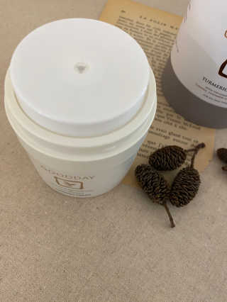 GoodDay Skincare GoodDay 강황크림 50g — 4.5점을 준 리뷰어가 2019년 12월 올린 사용 사진