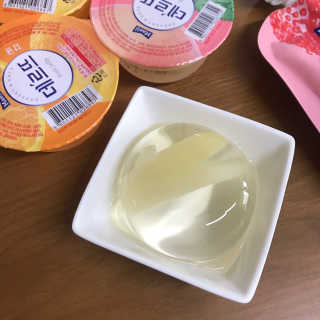 데르뜨 떠먹는 과일 3종, 짜먹는 과일 2종 총 10개 체험 — 4.5점을 준 리뷰어가 2020년 3월 올린 사용 사진