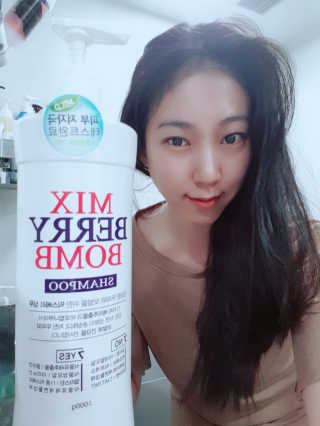 (주)에네스티 믹스베리 단백질 폭탄 샴푸 1000g — 5점을 준 리뷰어가 2019년 10월 올린 사용 사진