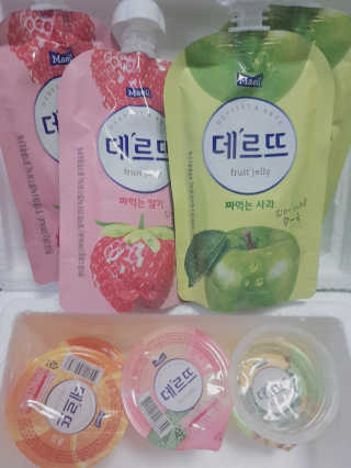 데르뜨 떠먹는 과일 3종, 짜먹는 과일 2종 총 10개 체험 — 4.5점을 준 리뷰어가 2020년 3월 올린 사용 사진