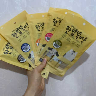 [펫토리아]짜먹는 한입뚝딱 강아지.고양이 마약간식 — 4점을 준 리뷰어가 2019년 8월 올린 사용 사진