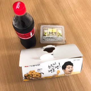 [치킨마루]-  빠사칸윙봉현미 + 콜라 500ml — 5점을 준 리뷰어가 2019년 7월 올린 사용 사진