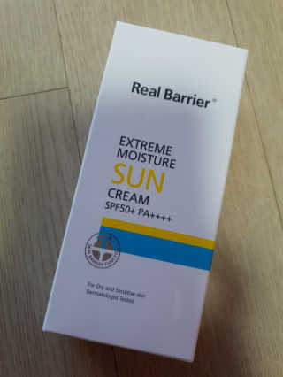 리얼베리어 익스트림 모이스처 선크림 SPF50+ PA++++ — 4점을 준 리뷰어가 2019년 4월 올린 사용 사진