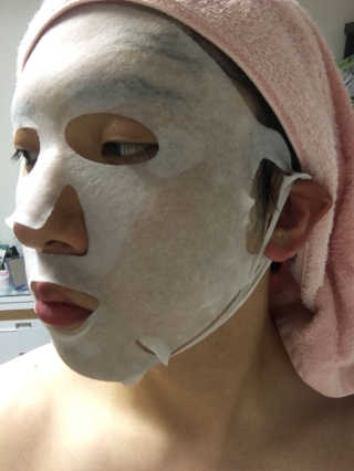 더메이런 듀얼 이펙트 스트레치 리프팅 마스크 — 2점을 준 리뷰어가 2017년 6월 올린 사용 사진