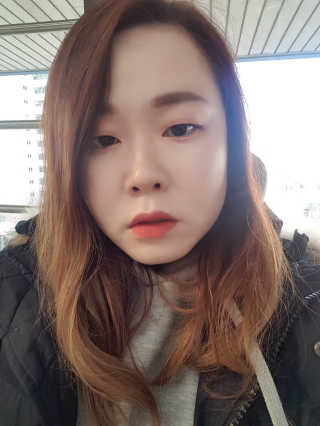 터치인솔 메탈리스트 스파클링 포일드 피그먼트 — 4점을 준 리뷰어가 2019년 1월 올린 사용 사진