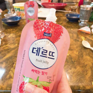 데르뜨 떠먹는 과일 3종, 짜먹는 과일 2종 총 10개 체험 — 5점을 준 리뷰어가 2020년 3월 올린 사용 사진