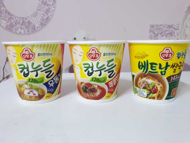 컵누들 안에 꽃있다 리뷰 사진