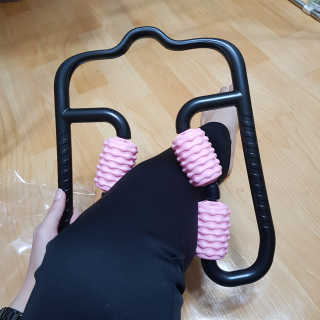 뭅뭅 바디핏레그롤러 종아리 허벅지 하체 마사지기 — 3.5점을 준 리뷰어가 2019년 10월 올린 사용 사진