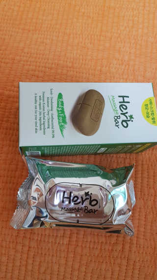제이제이바이오 허브마사지바 올인원 알약비누 — 5점을 준 리뷰어가 2018년 8월 올린 사용 사진