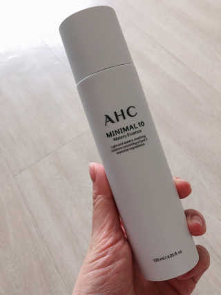 AHC 에이 에이치 씨 미니멀 10 워터리 에센스 — 5점을 준 리뷰어가 2018년 12월 올린 사용 사진