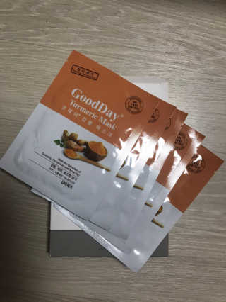 GoodDay Skincare GoodDay 강황 마스크 — 4.5점을 준 리뷰어가 2020년 1월 올린 사용 사진