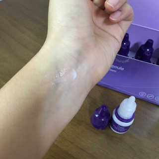 프리[더메디코템] 일루미네이팅 화이트 셀 앰플 — 4.67점을 준 리뷰어가 2018년 9월 올린 사용 사진