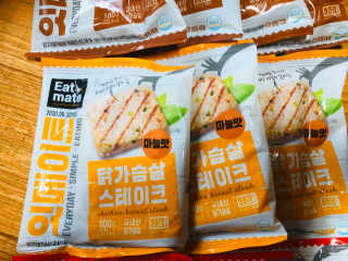 개근질마트 잇메이트 닭가슴살 스테이크 혼합 1kg — 5점을 준 리뷰어가 2019년 10월 올린 사용 사진