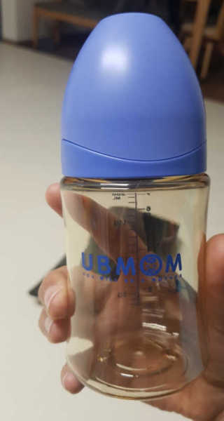 유비맘 PPSU 젖병 노꼭지_200ml_컬러 랜덤 발송 — 2.5점을 준 리뷰어가 2020년 1월 올린 사용 사진