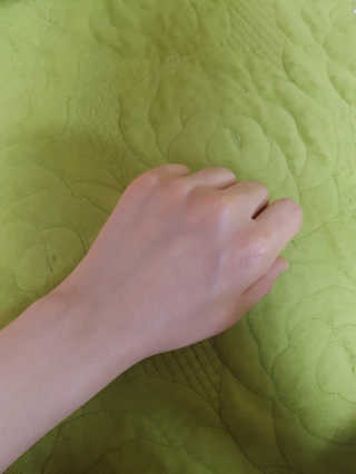 더마비 에브리데이 선블록 SPF50+ PA++++ — 5점을 준 리뷰어가 2019년 4월 올린 사용 사진