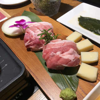 자이글 그릴앤펍 [자이글 그릴 앤 펍] 삼겹앤그릴치즈 — 5점을 준 리뷰어가 2018년 8월 올린 사용 사진
