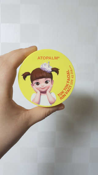 아토팜 톡톡 페이셜 선팩트 SPF43 PA+++ — 5점을 준 리뷰어가 2018년 3월 올린 사용 사진