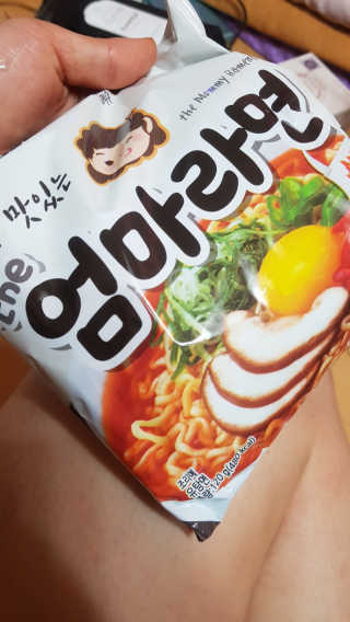 라면 그대로가 제일 맛있는 더엄마라면 — 3점을 준 리뷰어가 2019년 6월 올린 사용 사진