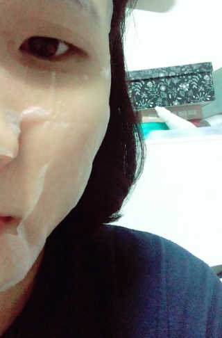 비엘리 브라이트닝&모이스처라이징 앰플 마스크 — 2.5점을 준 리뷰어가 2016년 12월 올린 사용 사진