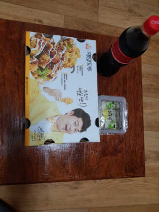 [치킨마루]-  빠사칸레드 + 콜라 500ml — 5점을 준 리뷰어가 2019년 5월 올린 사용 사진