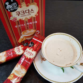 (주)쟈뎅 쟈뎅 까페모리 쿠크다스 까페라떼 — 5점을 준 리뷰어가 2017년 11월 올린 사용 사진
