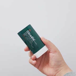 [미샤] 시카딘 센텔라 물스틱 선 SPF 50+ PA++++ — 5점을 준 리뷰어가 2019년 4월 올린 사용 사진