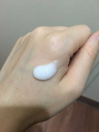 보타미안  엔젤모링가 아쿠아베리어 팩 — 5점을 준 리뷰어가 2018년 2월 올린 사용 사진