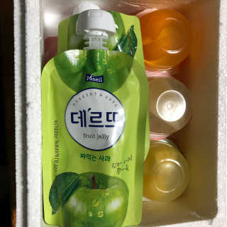 데르뜨 떠먹는 과일 3종, 짜먹는 과일 2종 총 10개 체험 — 5점을 준 리뷰어가 2020년 3월 올린 사용 사진